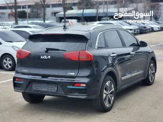  4 كيا نيرو كهربا 2022 لون اسود مميز عداد قليل 37 الف فقط  فل إلا فتحه وارد كوري فيها heat pump