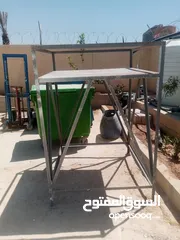  3 قواعد خزنات عاليه للبيع ويوجد باب كراج