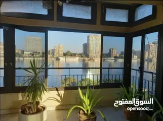  2 استلام فوري على كورنيش المعادي و النيل مباشره متشطب بالتكيفات بالفرش بالاجهزه برج فندقي بالكامل