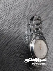  1 ساعه بناتيه اشتريتها 75 دينار بدي ابيعها ب 20 دينار بس بدها بطاريه