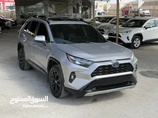  16 تويوتا راف فور ((2022)) SE بلاك ايديشن، بطاريه ليثيوم، فل كامل، فحص كامل، فورويل، حره، بسعر مميز..