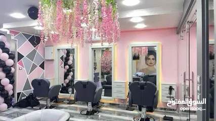  3 اغراض صالون نسائي للبيع في الزرقاء الحالة شبه جديد