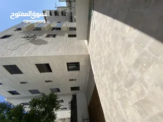  3 في أجمل مناطق أم السماق شقة أرضية 137م مع ترس وحديقة 170م بسعر مميز / ref 9541