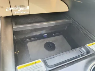  18 تويوتا كامري 2023 GLE كامله الاضافات صيانه الشركه.... قطعة مسافة 40 الف كم