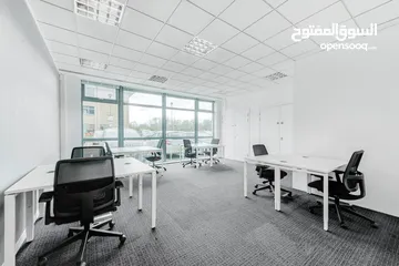  10 Open plan office space for 10 persons in Muscat, Al Fardan Heights