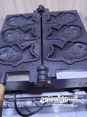  2 عدة وافل وكريب و ماكينة بوظة على الصاج وثلاجة ومطبخ لاتيه وفلتر ونثريات