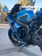  2 SUZUKI GSXR-750