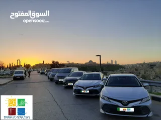  6 سيارات و باصات للتوصيل و الاستقبال من عمان للمطار و بالعكس شركة سياحة مرخصة
