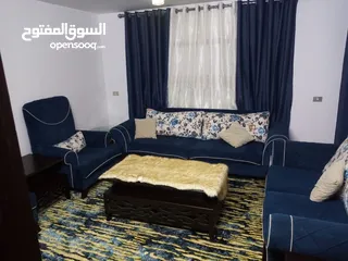  3 طقم كنب مستعمل جيد جداا استعمال خفيف مع برادي وسجادة و3 طاولات