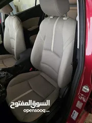  17 مازدا 3 2018 لون خمري بحالة ممتازة للبيع