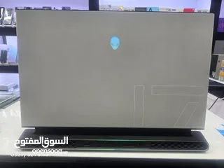  4 Alienware M17 R3