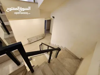  17 فيلا متلاصقة للبيع في عبدون - ref : 14510