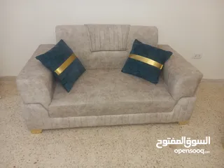  7 طقم كنب مستعمل بحالة الوكالة للبيع