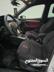  8 سيات ارونا FR  2021 فل اضافات دهان الشركة المنتجة لون ابيض سقف اسود