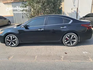  2 nissan Altima 2018 model 10/10 in black colour