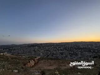  14 تنزيل السعر للبيع المستعجل.... ارض 702م سكن ب السلط السلالم حي عصفور فوق الشارع