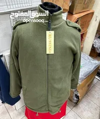  7 جاكيت شتوي سميك بخامة فليس أصلية، دافئ وأنيق، وتقدر تلبسه على الجهتين لتبديل إطلالتك فورًا