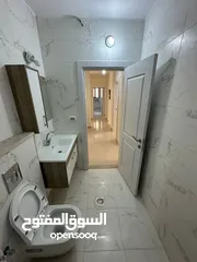  9 ثلاث غرف نوم غير مفروشة للايجار