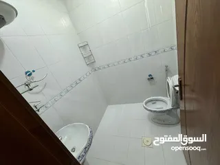  9 شقة أرضية سوبر ديلوكس مع ترس وكراج خاص منطقة جميله وقريبة من الأسواق والخدمات 3 مداخل