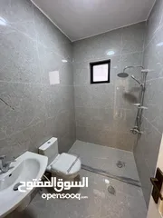  12 عمارة للبيع أربع شقق طابقية مساحة الشقة 148 متر في ماركا الشمالية قرية خالد بن الوليد