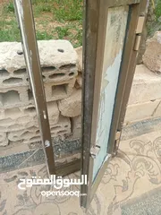  2 بوابات حديد وشبابيك وشبكات ومناخل للبيع