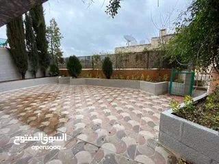  11 استوديو   ارضي   مع   حديقة   مميز   جداً   جداً   للبيع   في   الجاردنز   من   المالك   مباشرة