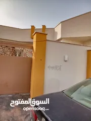  1 منزل للبيع بحى سكنى بالقيو