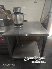  11 عدة مطعم برغر وبيتزا كاملا للبيع بسبب الاغلاق