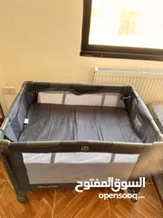 4 سرير اطفال عدة مستويات ( بجانب سرير الام ) يمكن تغيره حسب العمر ويمكن فتحه وضبه وتخزينه لا يأخذ حيز