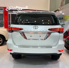  4 Toyota Fortuner 2024