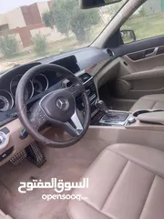  3 مرسيدس c300 سيارة الله يابارك عيب لا فل سيارة صلون جلد بصمه خارجيه و داخليه شاشة كراسي كهرابائة فتحه