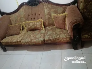  3 كنب خشب ثقيل للبيع بسعر 70