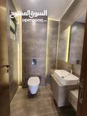  17 شقة فارغة للبيع بين الدوار الرابع و الخامس - ref: 14608