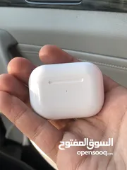  1 AirPods 2 pro للبيع بحالة الوكالة