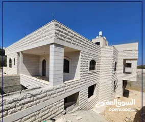  16 فلل للبيع في منطقة سردا