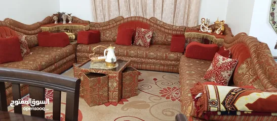  1 مجلس عربي مرتفع