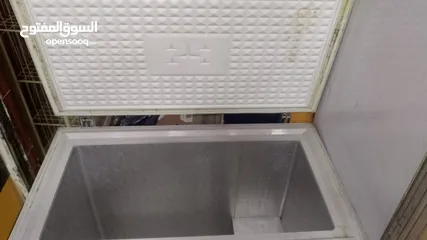  1 فريزر بطح بحاله الوكاله