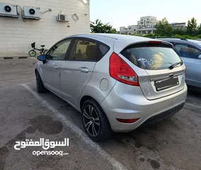  2 فورد فييستا 2012 اوتومات بسعر مغري