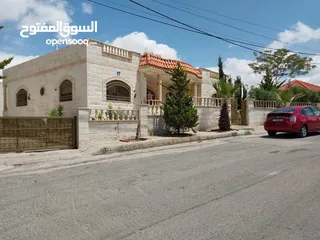  1 بيت مميز جدا للبيع في أرقى مناطق ابو علندا تلاع النجار خلف كارفور واجهته على الشارع 36 متر شارع عريض