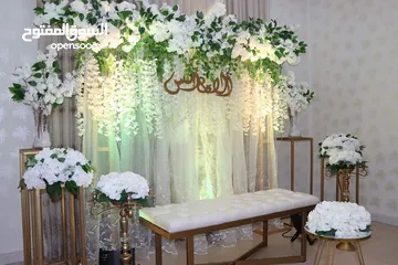 7 كوشة دائرية بتنسيق ورد مميز مع كامل اكسسوراتها