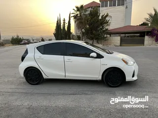  6 تويوتا بريوس سي 2013