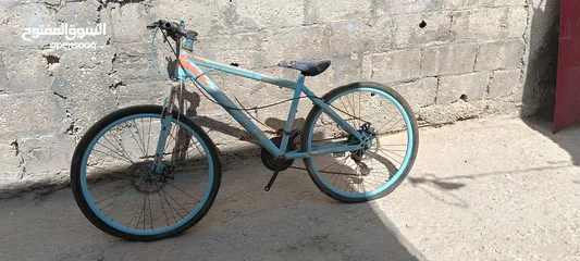  3 بسكليت كوبرا دراجه هوائيه بحاجه صيانه جنطات اضافيه