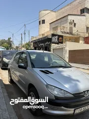  8 بيجو 2004 بحاله ممتازه بسعر مغري توماتيك ترخيص سنه كامله لا تحتاج لاي شيء نهائيا دهان جديد