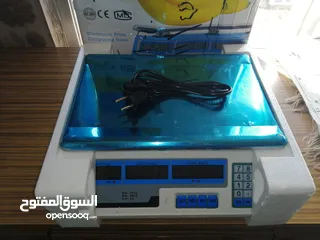  4 ميزان للخضار والفواكه و المحلات التجارية يوزن لغايه 40 كيلو غرام