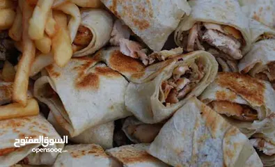  2 موقع شاورما وبروستد وسناكات ( للايجار بخلو )موقع مميز بجانب دوار الزهور