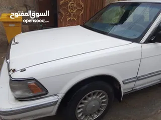  8 تيوتا كراون سيدان 1990