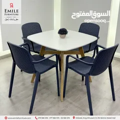  8 كرسي عظم بأيدي متين ومريح بلون جميل ومميز