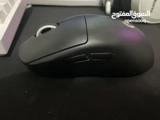  5 Logitech G Pro superlight لوجيتك جي برو سوبرلايت / نظيف جدًا وما يشكو من اي شي