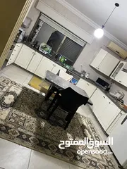  9 شقق للبيع ارضي وطابق ثالث