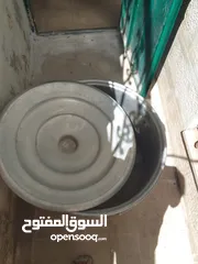  5 2 طنجرة كبار و 6 صغار كما في صور و فرن فقط 90 قابل للتفاوض موقع ضاحية الياسمين خلف مسجد نابلس  ..